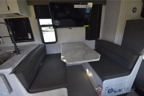 Fully Stocked - 2026 East to West Entrada Class C 2800S