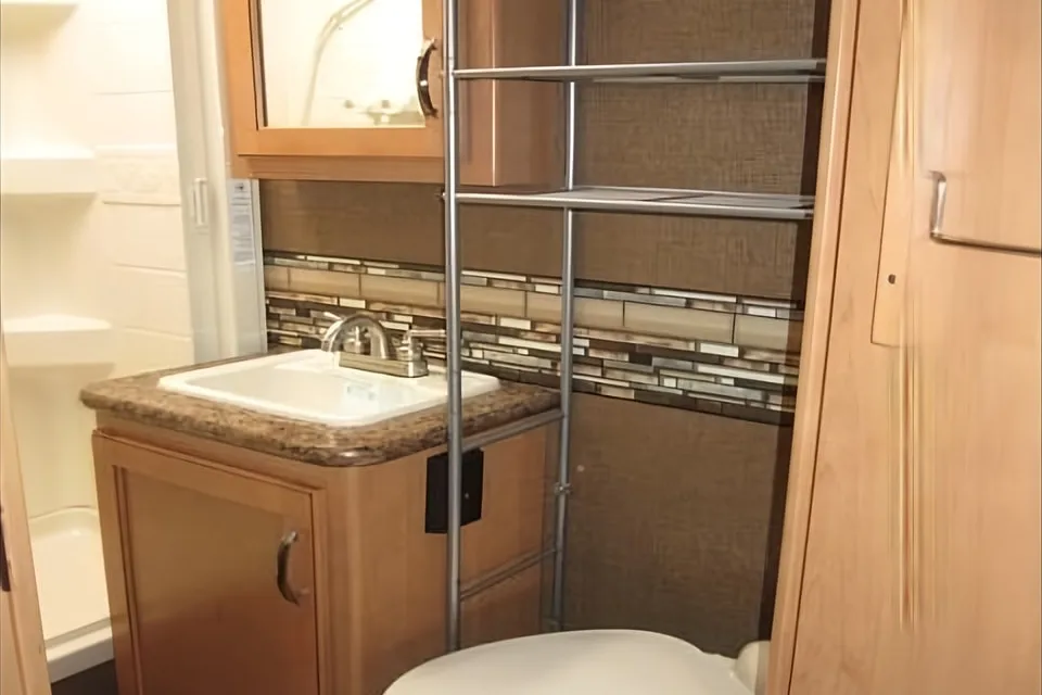 [37] Stress Free RVs - 2017 Compact Class C - Easy to Drive