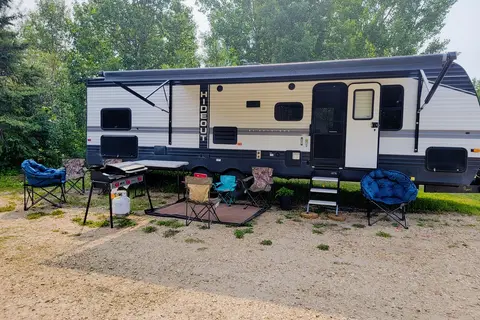 2022 Keystone Hideout Travel Trailer sleeps 10
