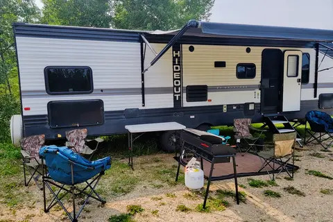 2022 Keystone Hideout Travel Trailer sleeps 10
