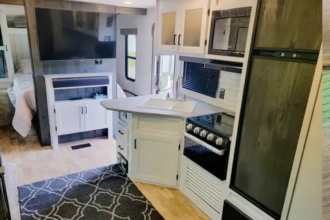 2022 Keystone Hideout Travel Trailer sleeps 10