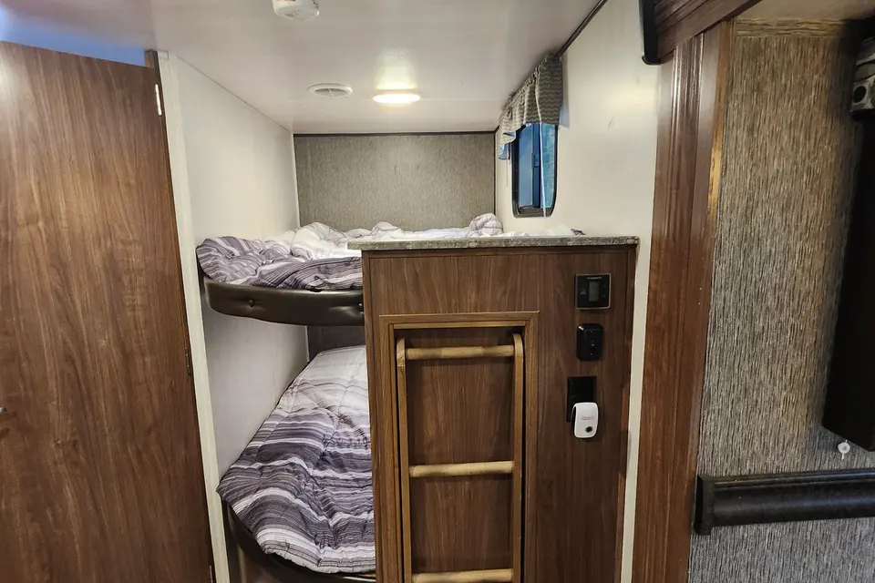 Memorable Family RV and Bunkhouse