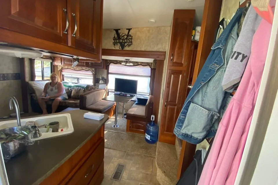 Very rare and Best Master Bedroom Keystone Cougar Fifth Wheel
