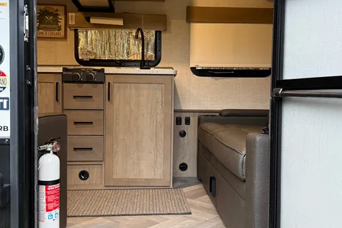 Ember Outlander Boondocker 170mrb Travel Trailer