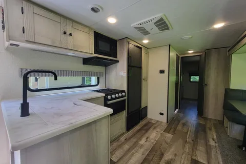 Spacious & Comfortable KZ Connect- Your perfect home on wheels!