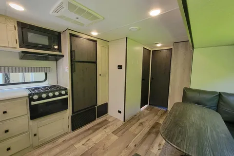 Spacious & Comfortable KZ Connect- Your perfect home on wheels!