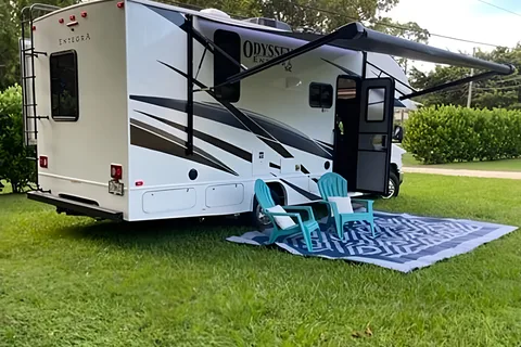 Brand New, Fun and Easy to handle! Entegra Odyssey! 24' and easy to handle SE Class C