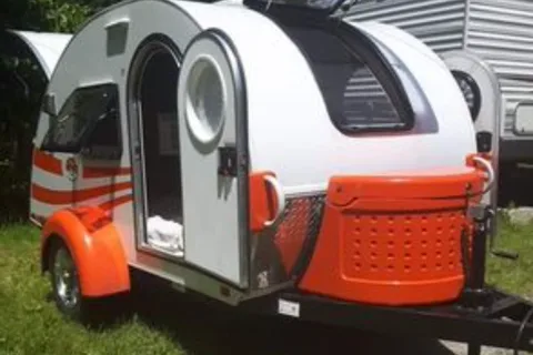 Liliane's Little Guy Tag Toy Hauler