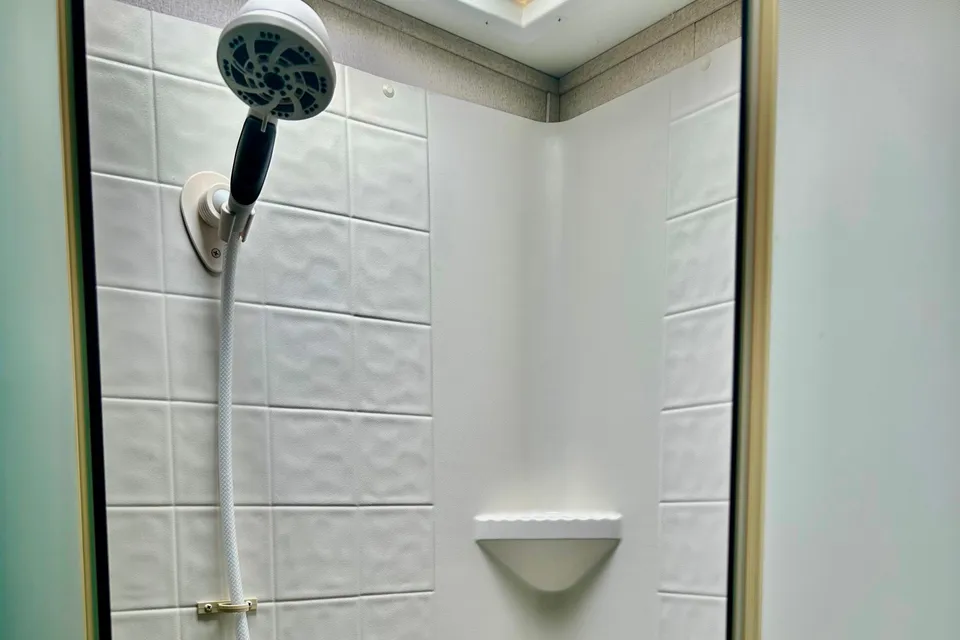 *Turn key* Fully loaded Luxury Rental* 32’ Sunvalley *Delivery Only