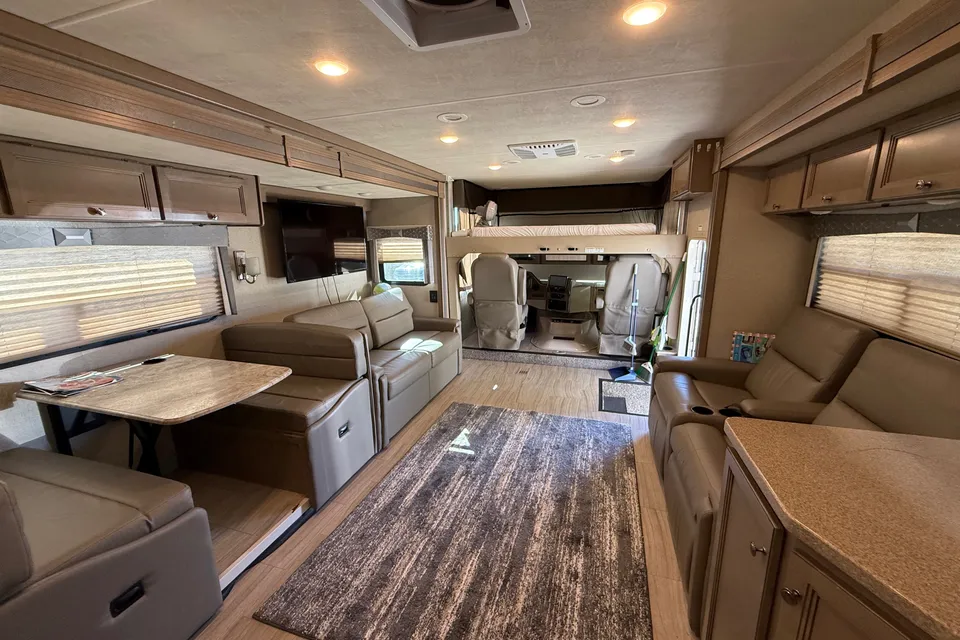 Family Motorhome at Sun Outdoors Sleeps 8! RV stays on Annual Lot
