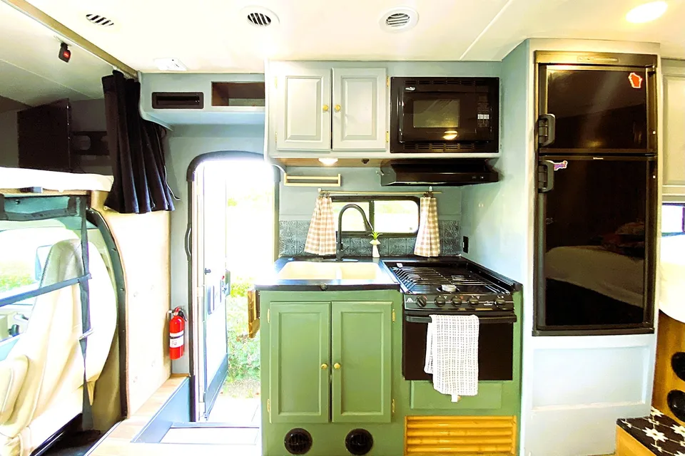 🍀 Leprechaun Bark 🍀 Unlimited Family Adventures • Just 30K Miles