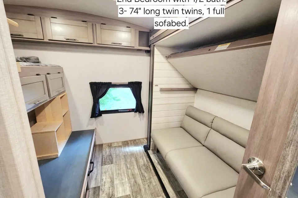 Expedition- 38 ft 2 Bedroom 1.5 bath Luxury 4 season Loaded Travel Trailer