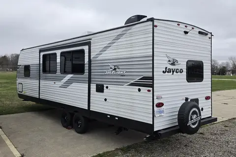 Fireside's "High Flyer" 2025 Jayco Jay Flight SLX 32' 263BHS Bunkhouse