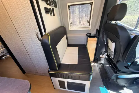 Winnebago Revel 44E Class B
