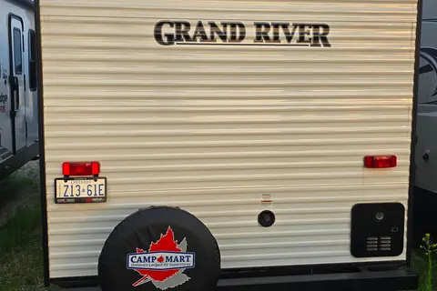 Sunny's 2025 Grand River 25BH Travel Trailer