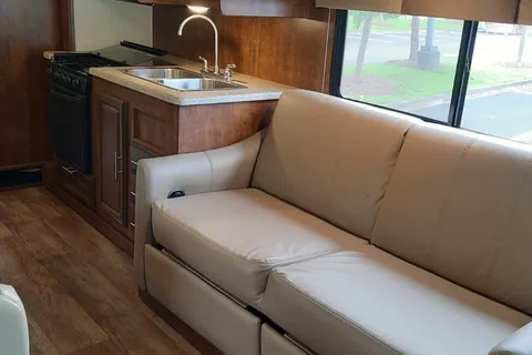 Rakesh's Coachmen 29DS Class A