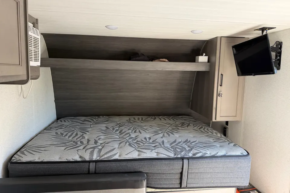 Manuel's Keystone Hideout sport single axle Travel Trailer