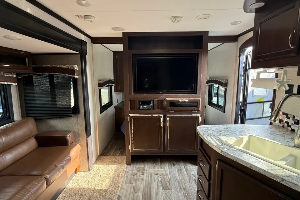 Joseph's Jayco Jay Flight 32BHDS Travel Trailer