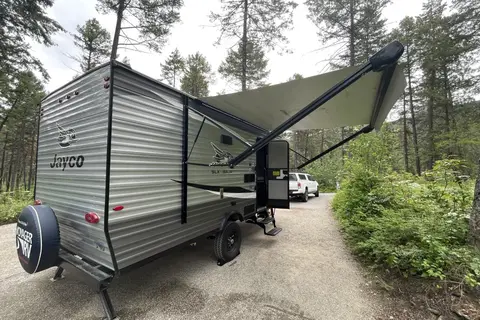 Tim & Nicole's Jayco Baja Travel Trailer