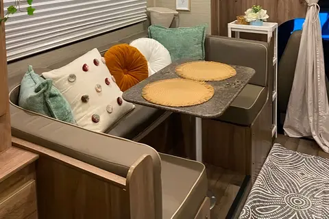 El Aventuro Jayco