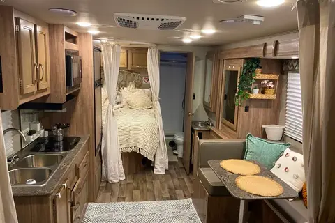 El Aventuro Jayco
