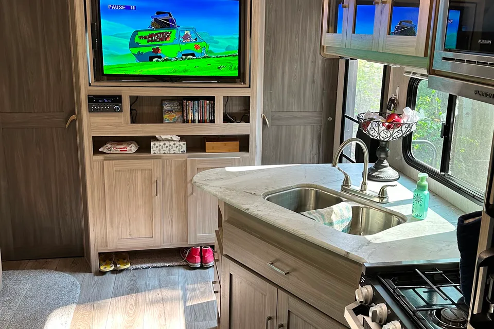 Michael's Coachmen Freedom Express Travel Trailer