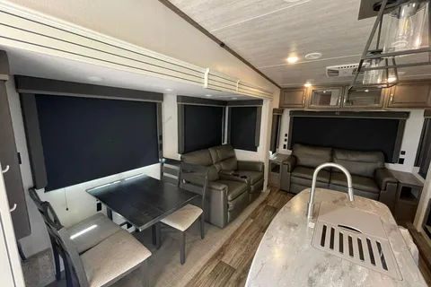 COUGAR 31GRLS Fifth Wheel CL 110