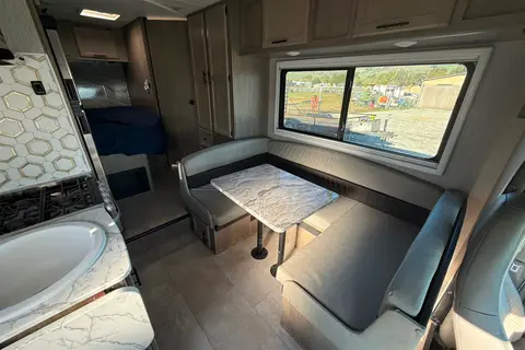 Sleep 6 - Family Fun RV Coachmen Cross Trail Class C