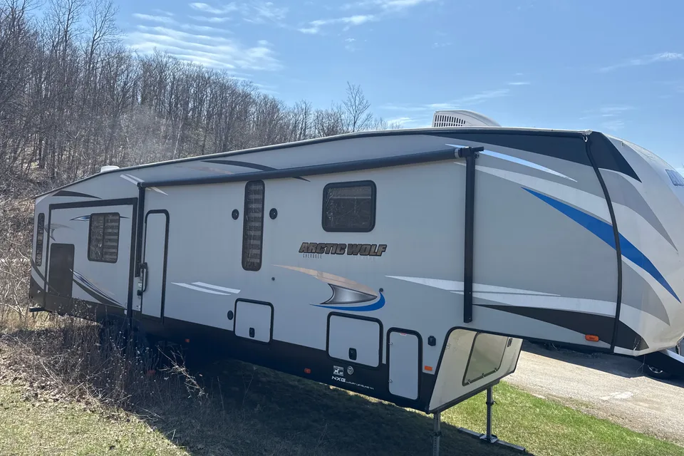 Robyn's Forest River Suite3660 Fifth Wheel