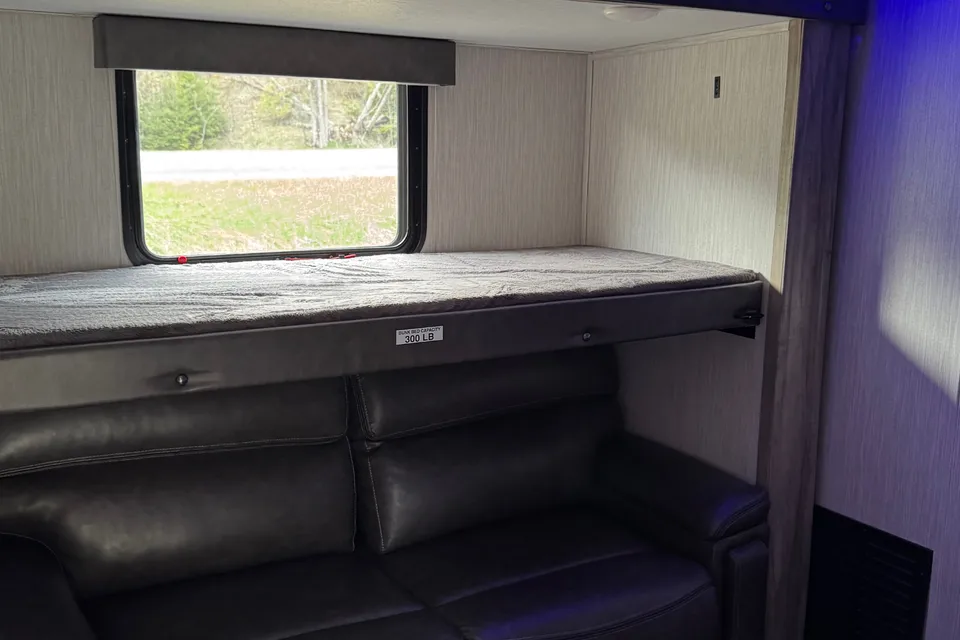 Robyn's Forest River Suite3660 Fifth Wheel