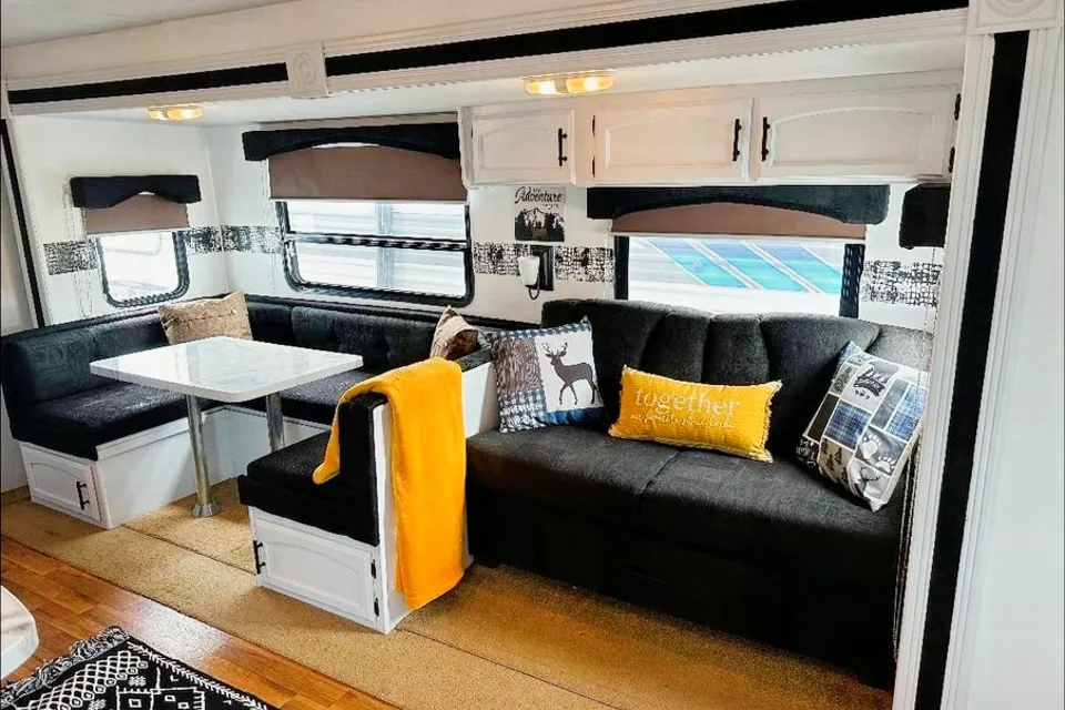 M & R RV'S (A) Fully remodeled Forest River Wildwood 29QBSS Travel Trailer