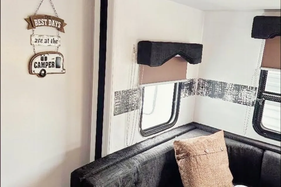 M & R RV'S (A) Fully remodeled Forest River Wildwood 29QBSS Travel Trailer