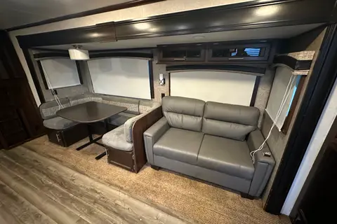 Sleeps 10 Travel Trailer Jayco Jay Flight