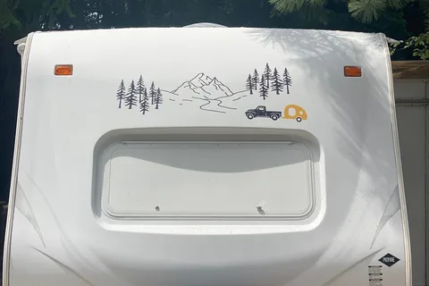 Cozy couple’s camper with room for 1 more!