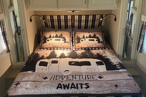 Cozy couple’s camper with room for 1 more!