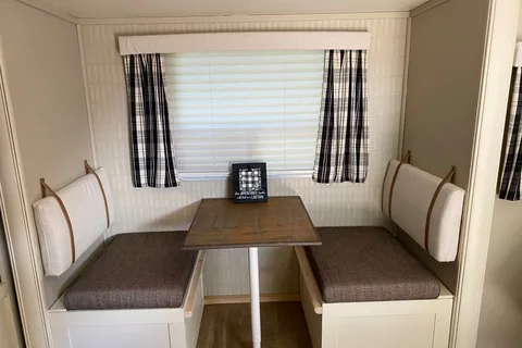Cozy couple’s camper with room for 1 more!