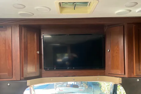 32ft Class C RV Fully Stocked-Kid and Pet Approved-Just bring your Clothes and Toiletries