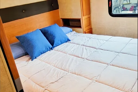 Conor's Winnebago Vista Class A