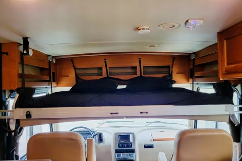 Conor's Winnebago Vista Class A