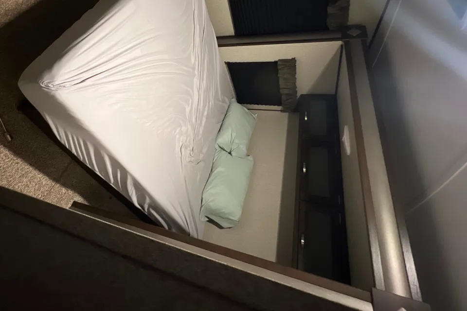 Schwab Springdale 38BH Travel Trailer