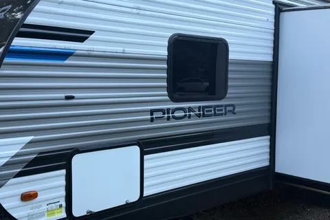 The Tennessee Pioneer