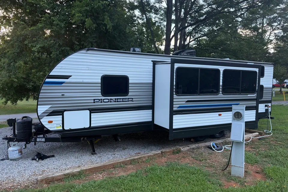 The Tennessee Pioneer