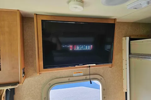 Frank's Thor Motor Coach Ace Class A
