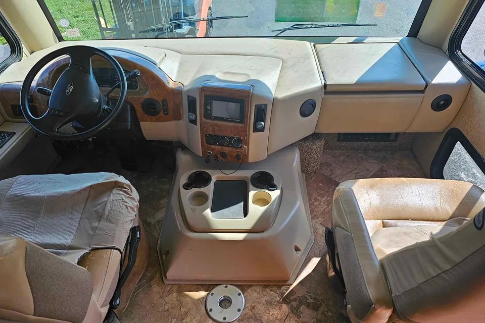 Frank's Thor Motor Coach Ace Class A