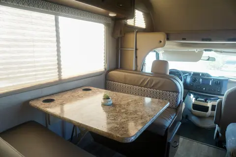 Thor Motor Coach Freedom Elite 23H Class C