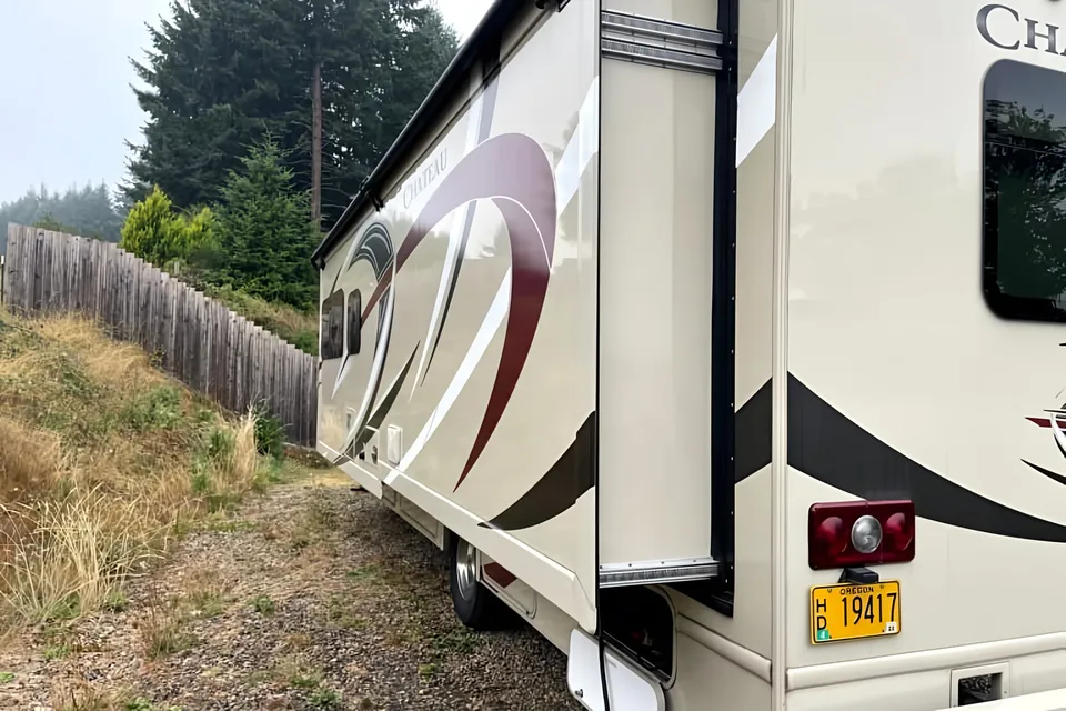 Joseph's Thor Motor Coach Chateau Class C