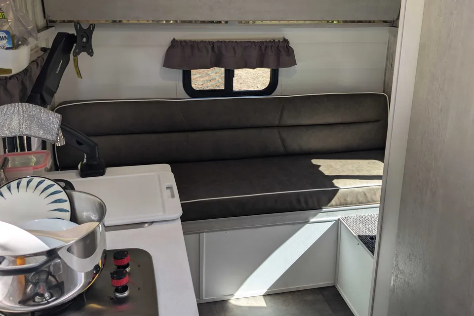 Tiny adventure House on Wheel sleeps 4