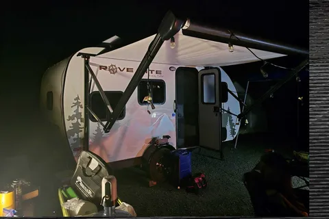 Tiny adventure House on Wheel sleeps 4