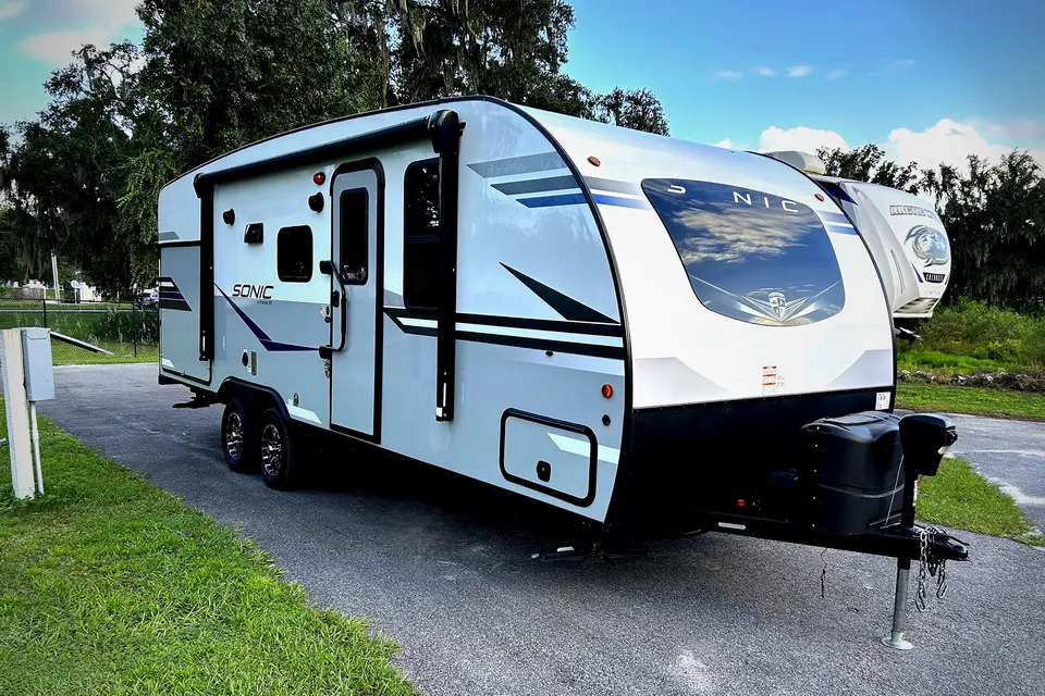 Venture RV SN220VBH Travel Trailer