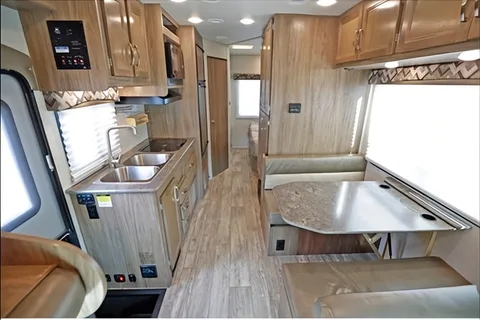 ENJOY with Jayco Redhawk Classe C